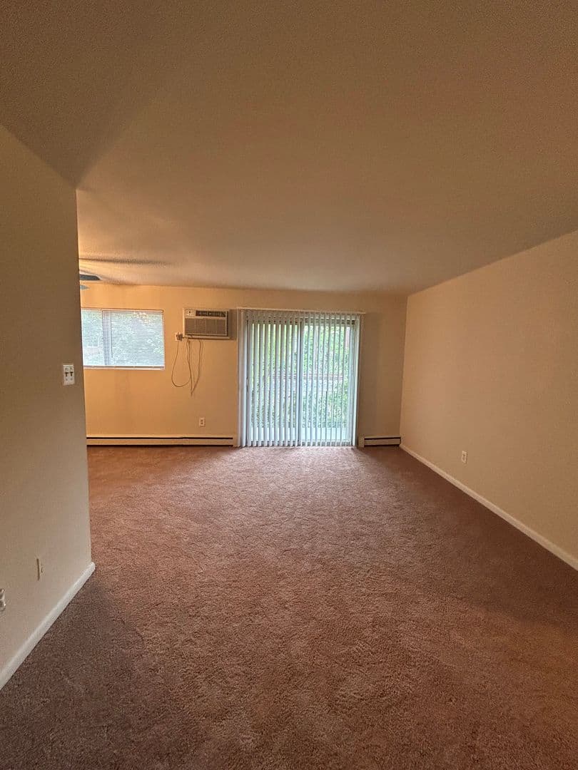 Morton Apartment: 8 Amosland Road