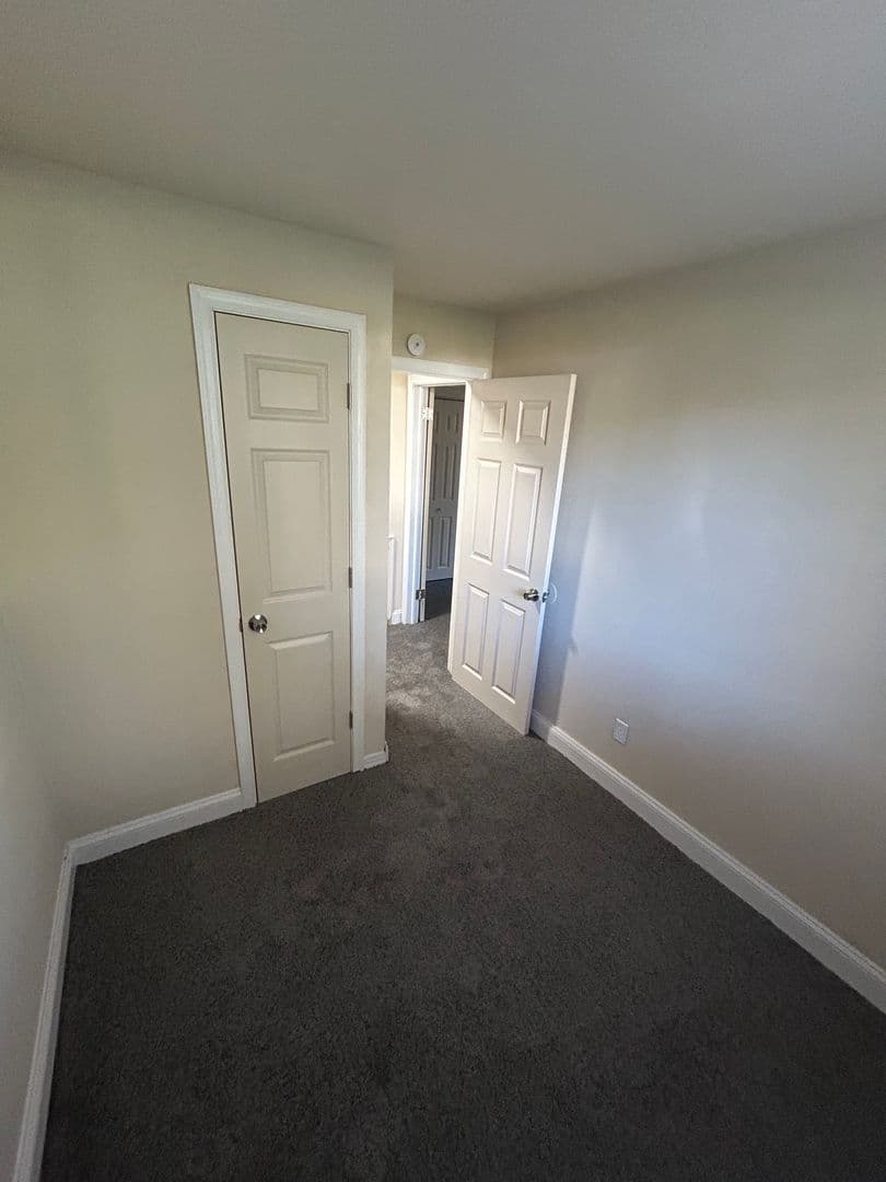 GLENOLDEN Apartment: 100 OAK AVE