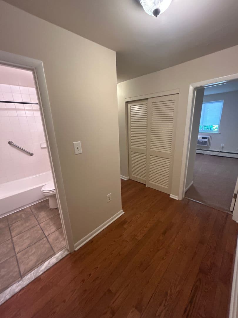Ridley Park Apartment: 410 E. Hinckley Avenue