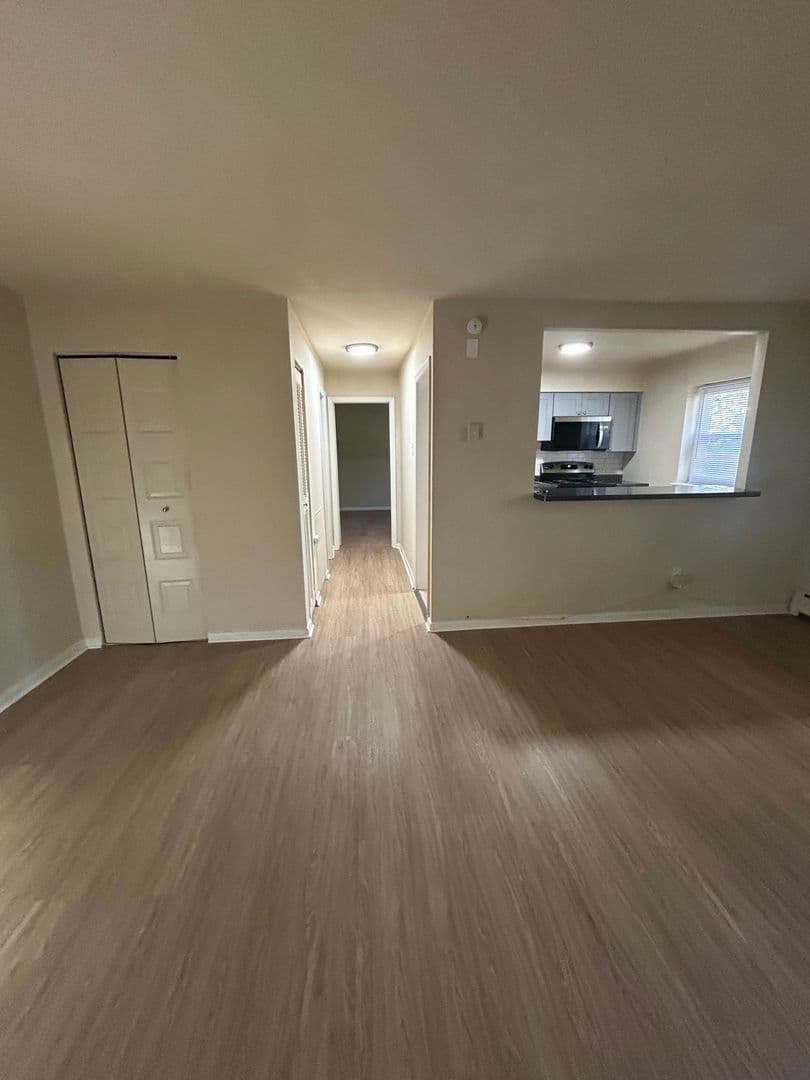 SECANE Apartment: 824-828 PROVIDENCE RD