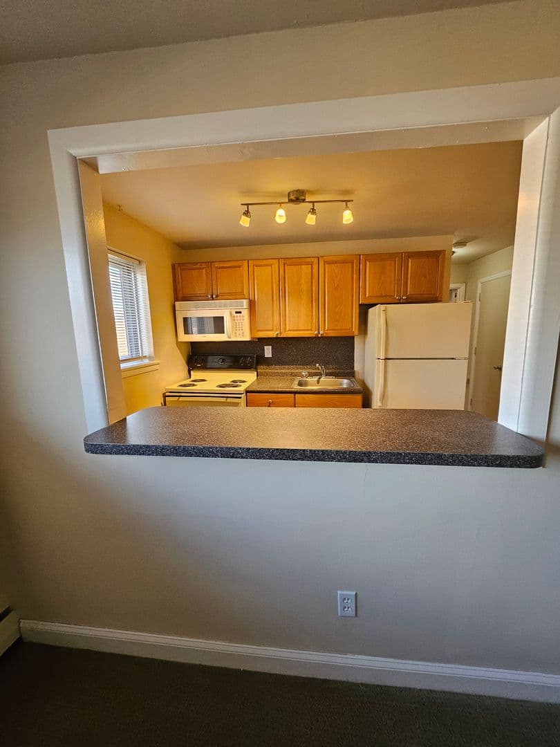 Secane Apartment: 640 South Avenue