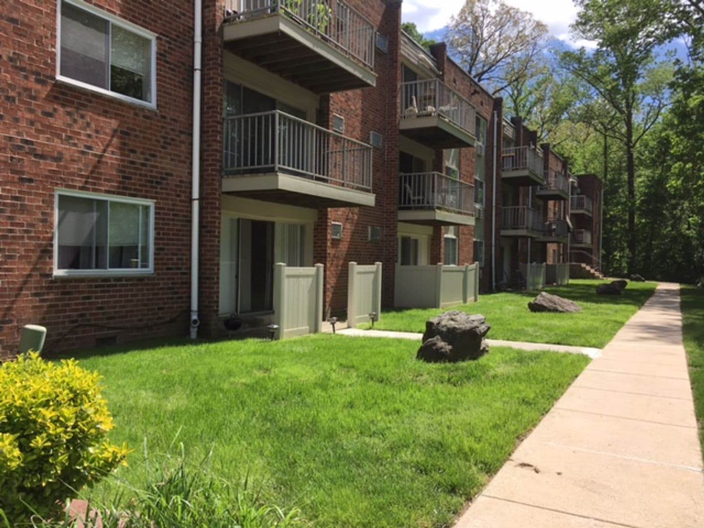 Ridley Park Apartment: 410 E. Hinckley Avenue