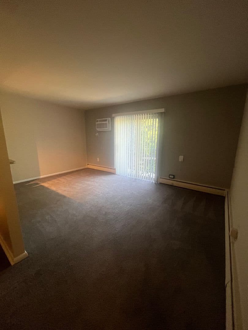 SECANE Apartment: 824-828 PROVIDENCE RD