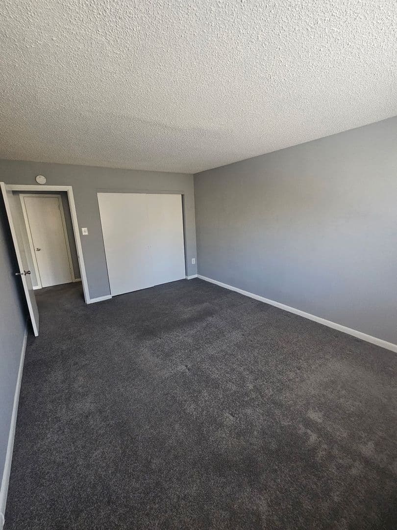 Ridley Park Apartment: 410 E. Hinckley Avenue