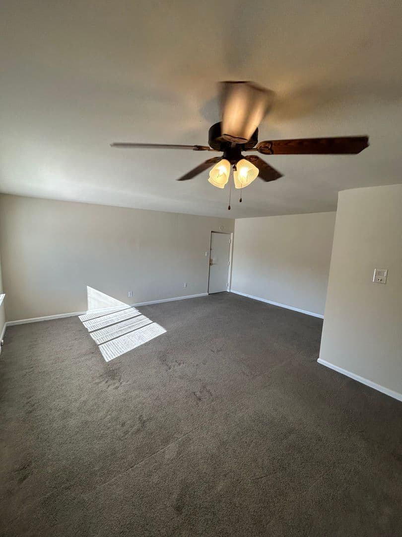 GLENOLDEN Apartment: 100 OAK AVE