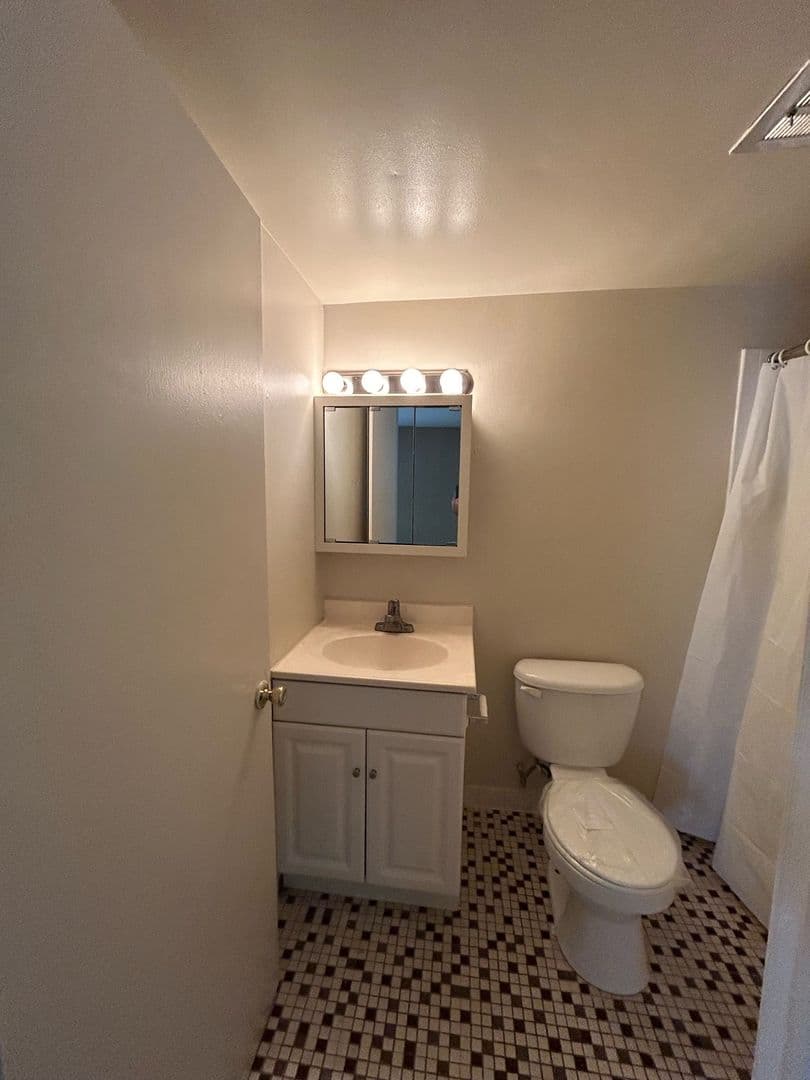NORWOOD Apartment: 60 WEST WINONA AVENUE