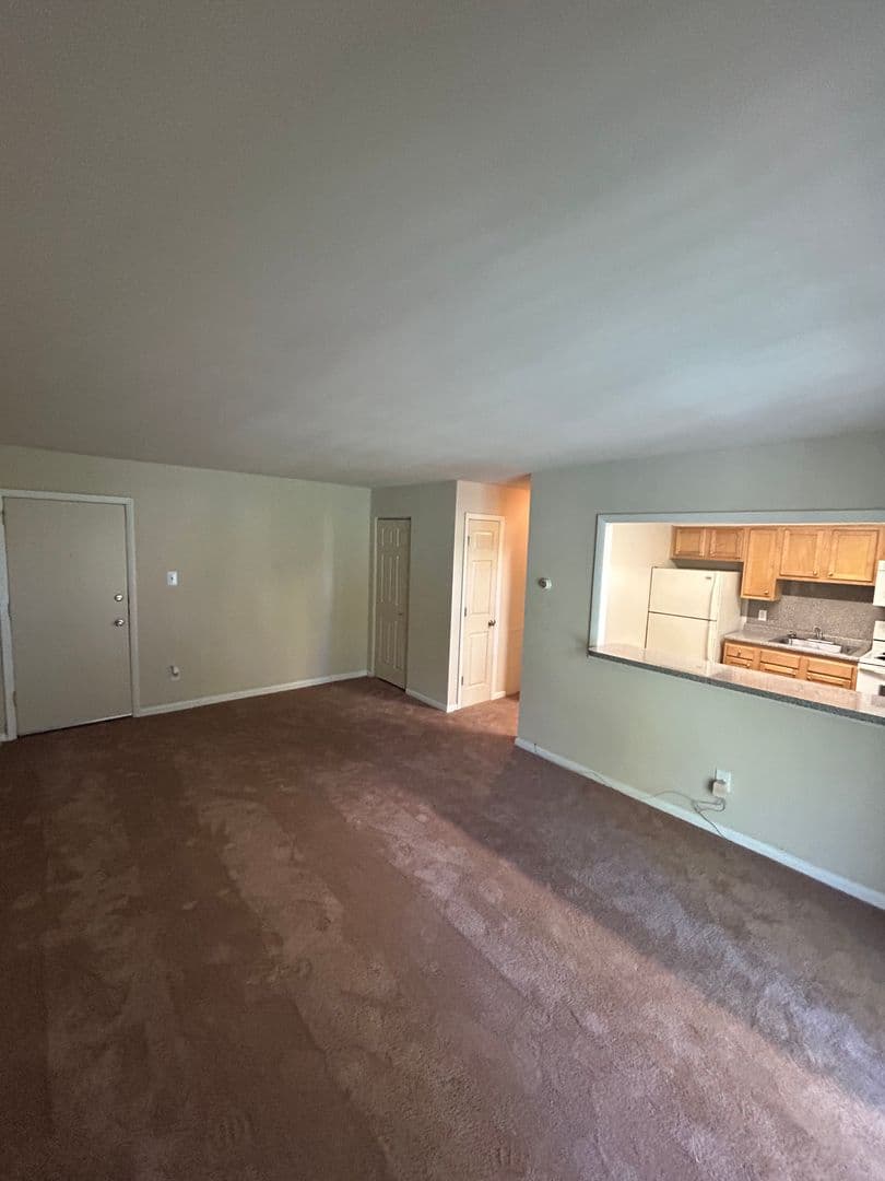 SECANE Apartment: 824-828 PROVIDENCE RD