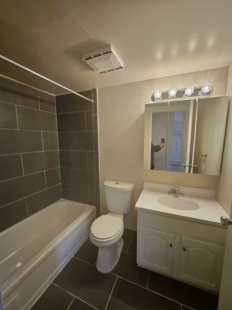 Secane Apartment: 640 South Avenue