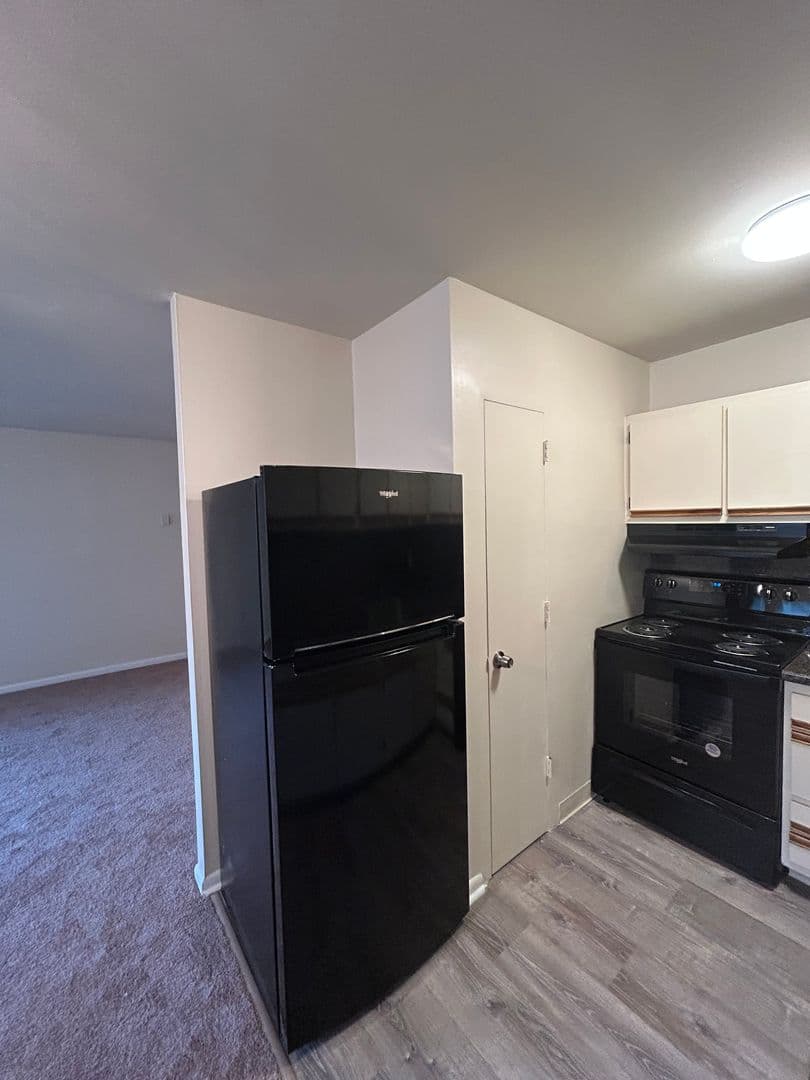 Morton Apartment: 8 Amosland Road