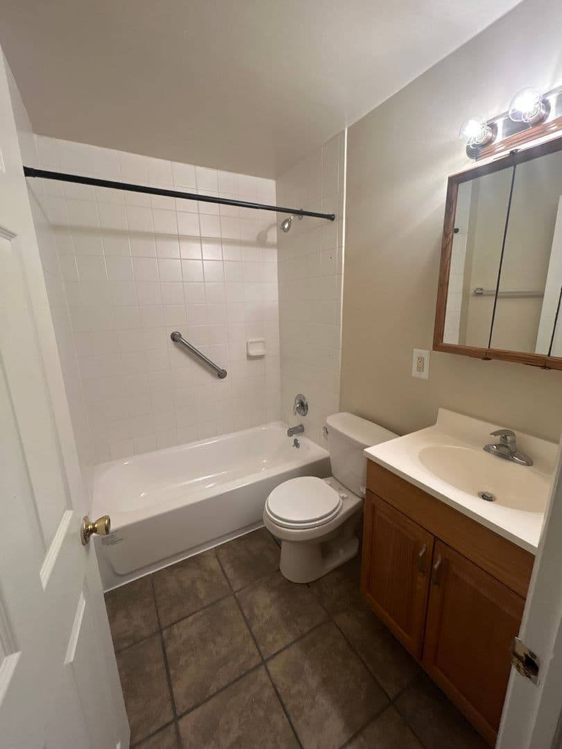 Ridley Park Apartment: 410 E. Hinckley Avenue