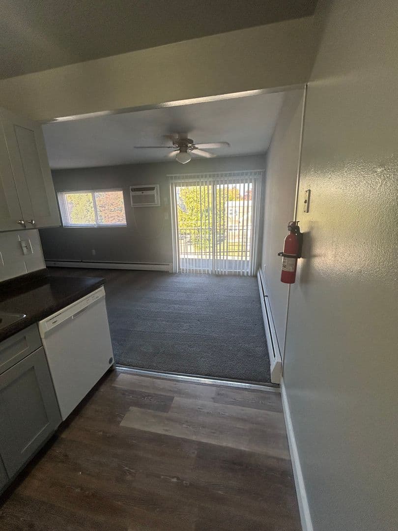 RIDLEY PARK Apartment: 2 W. CHESTER PIKE