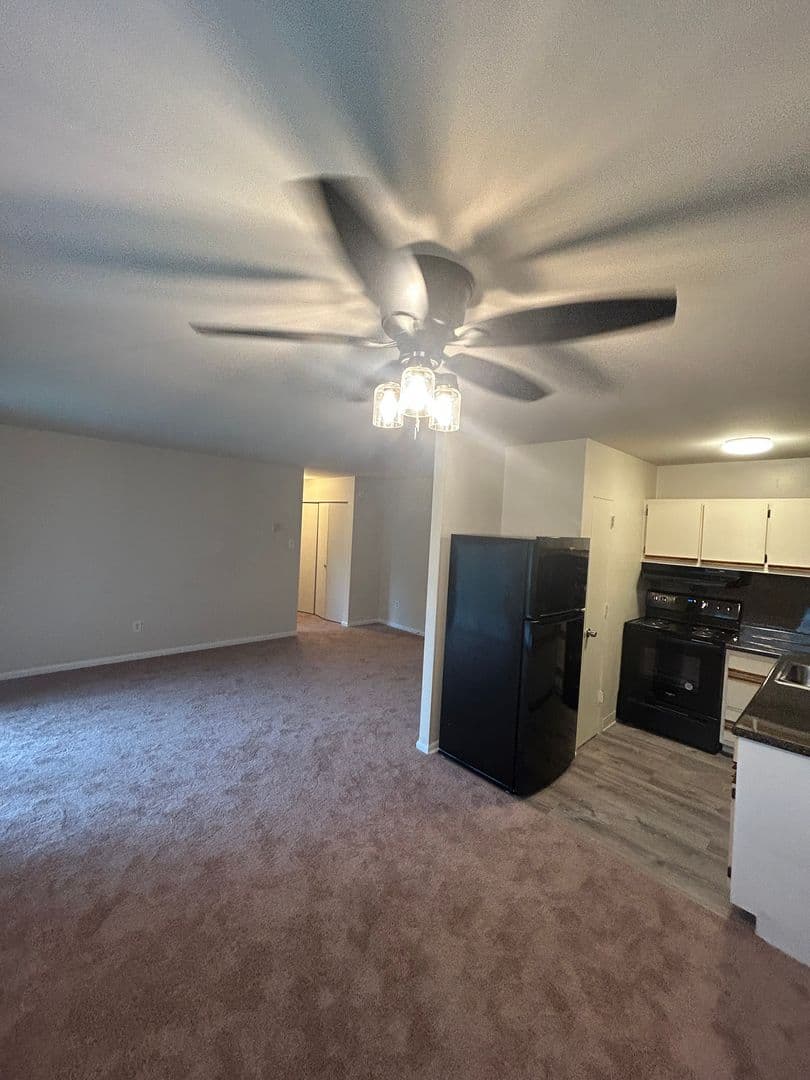 Morton Apartment: 8 Amosland Road