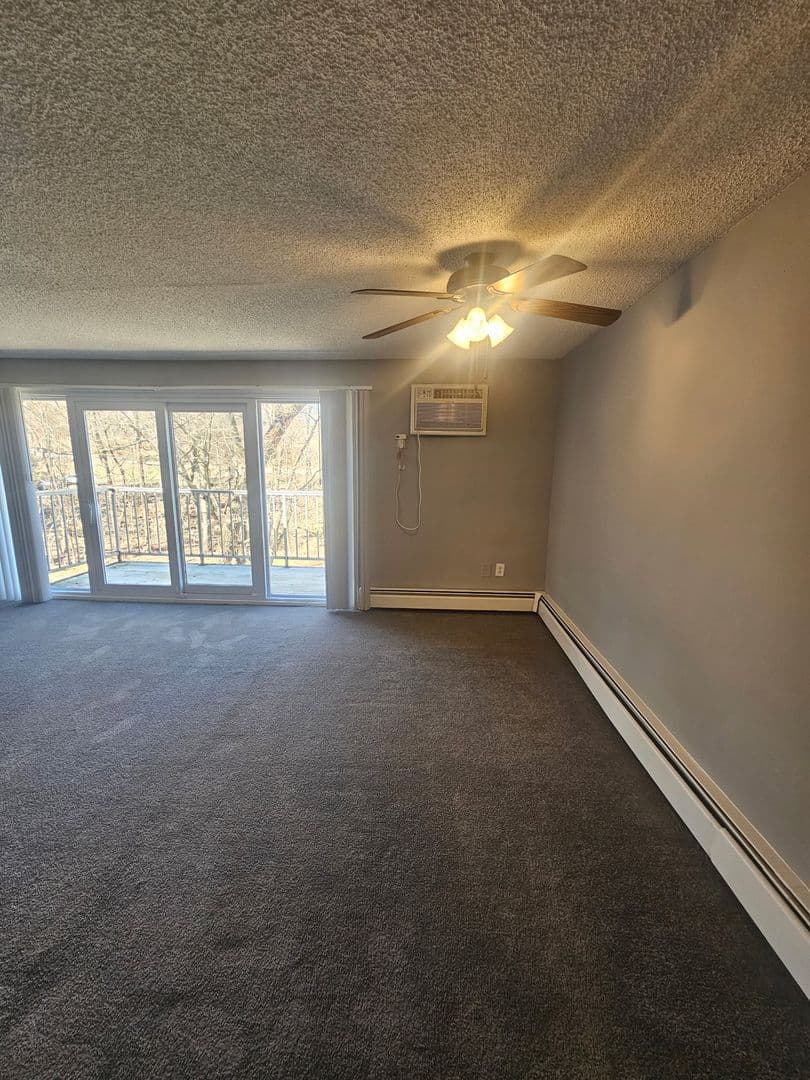 Ridley Park Apartment: 410 E. Hinckley Avenue
