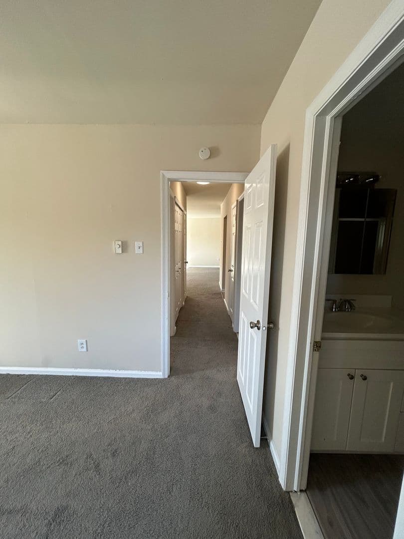 GLENOLDEN Apartment: 100 OAK AVE