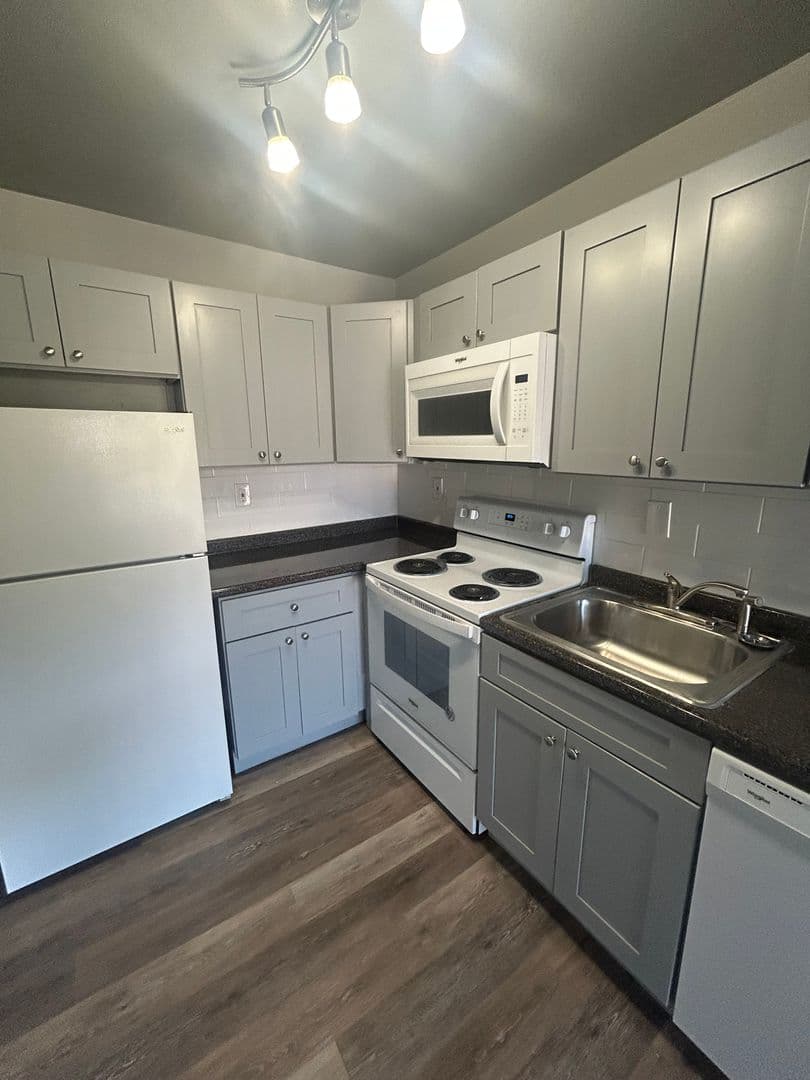 RIDLEY PARK Apartment: 2 W. CHESTER PIKE