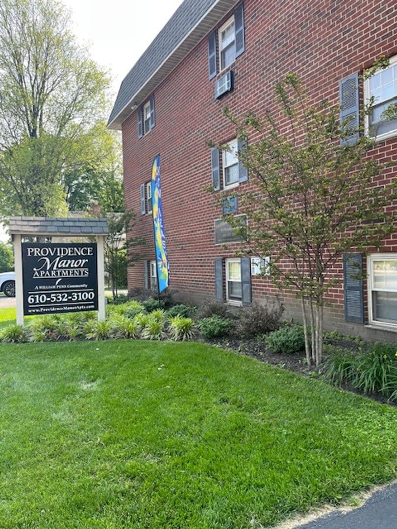 SECANE Apartment: 824-828 PROVIDENCE RD