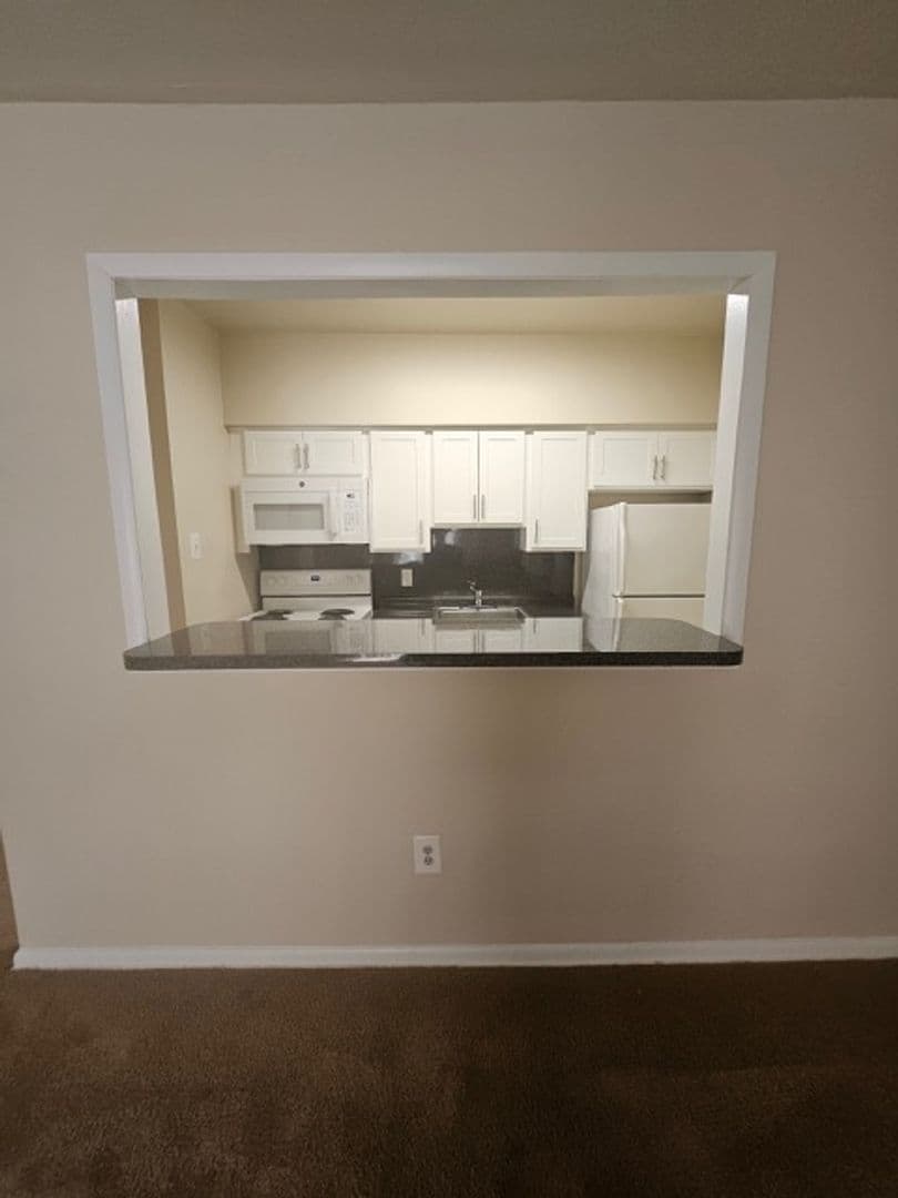 SECANE Apartment: 824-828 PROVIDENCE RD