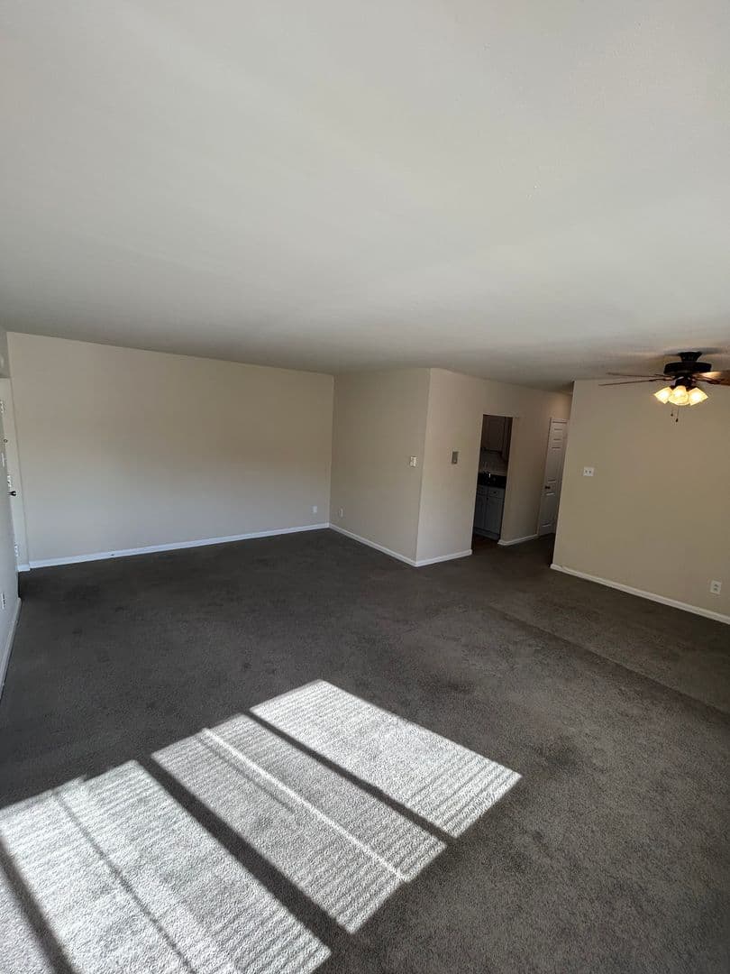 GLENOLDEN Apartment: 100 OAK AVE