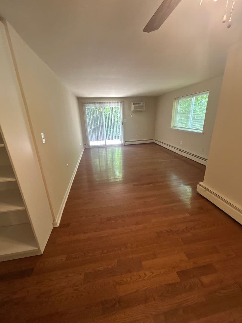 Ridley Park Apartment: 410 E. Hinckley Avenue