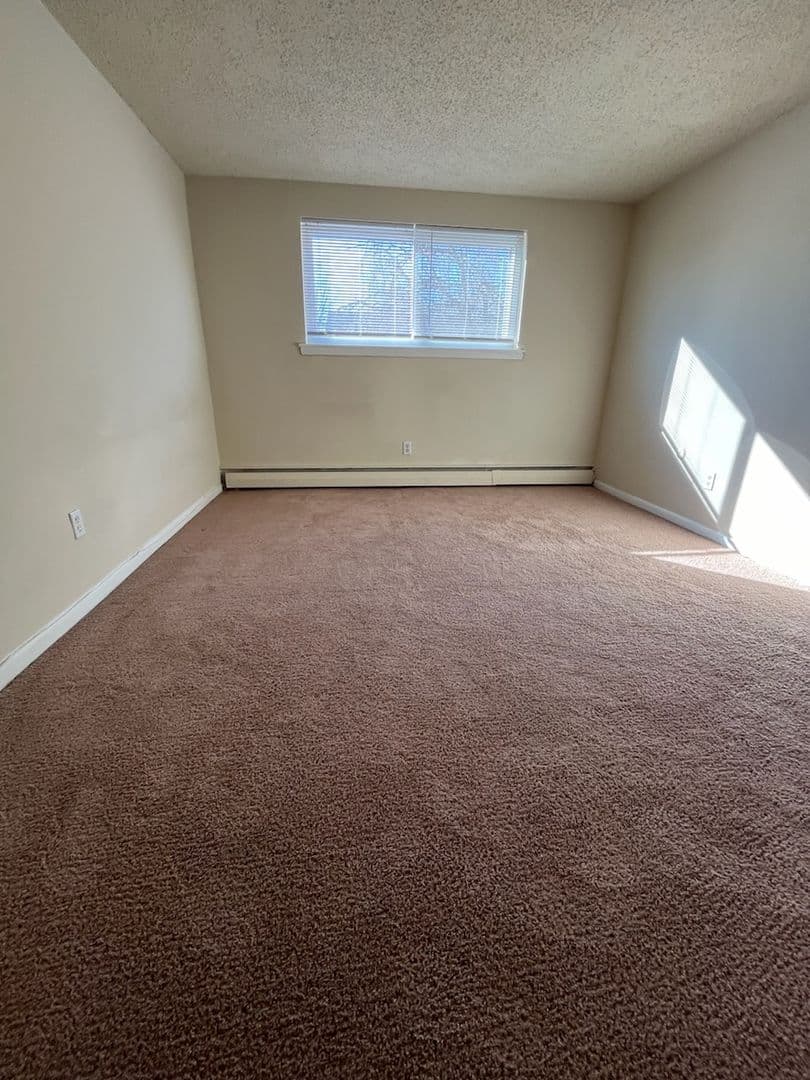 Secane Apartment: 640 South Avenue
