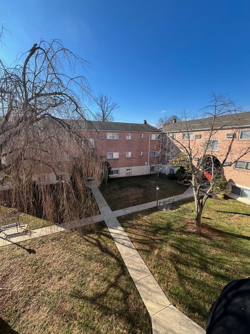 Secane Apartment: 640 South Avenue