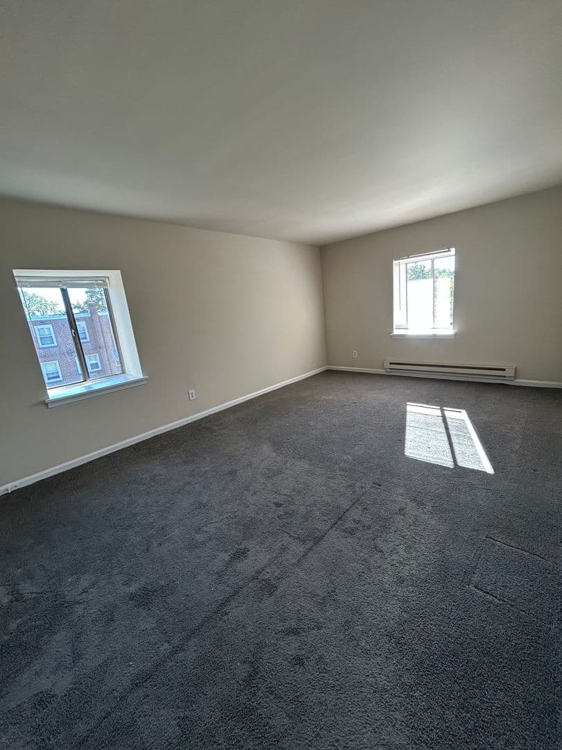 GLENOLDEN Apartment: 100 OAK AVE