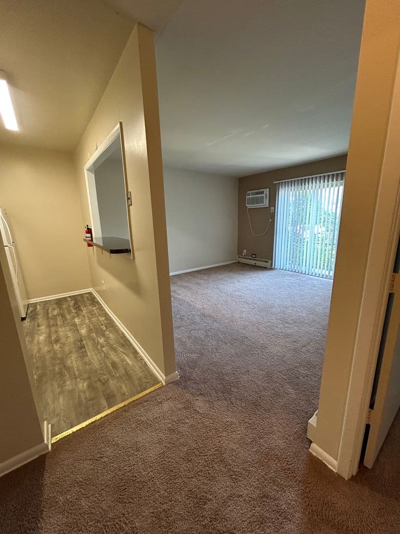 SECANE Apartment: 824-828 PROVIDENCE RD