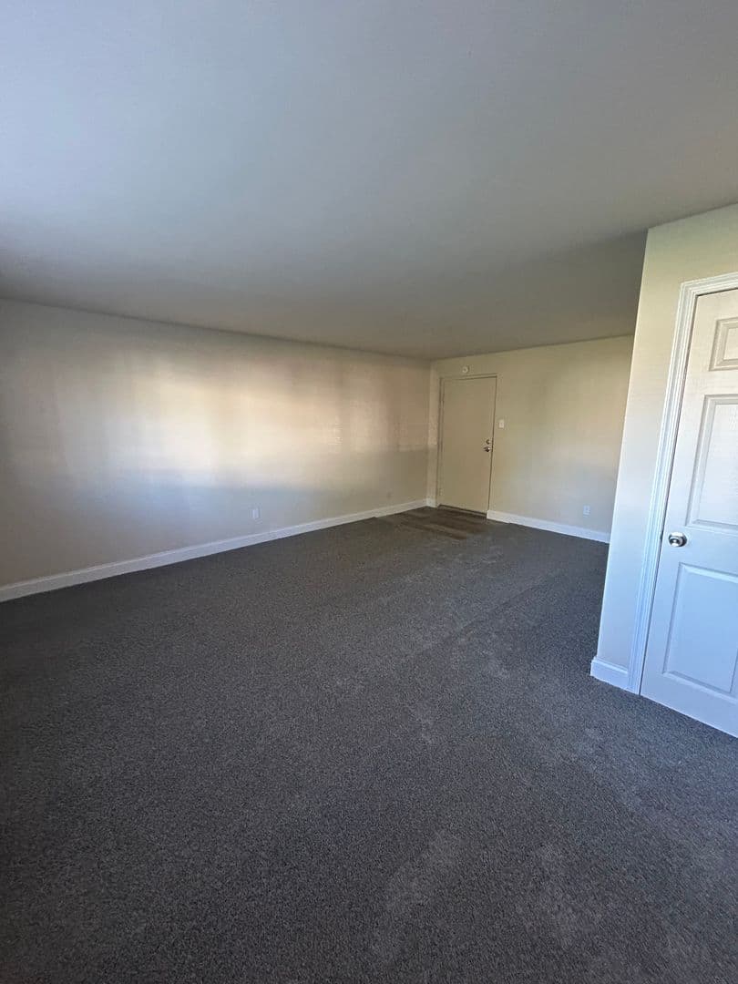GLENOLDEN Apartment: 100 OAK AVE