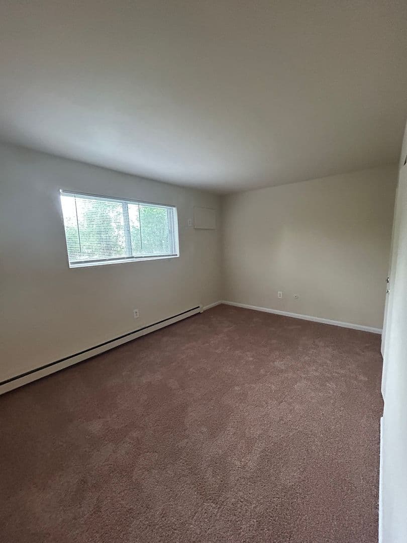 Morton Apartment: 8 Amosland Road