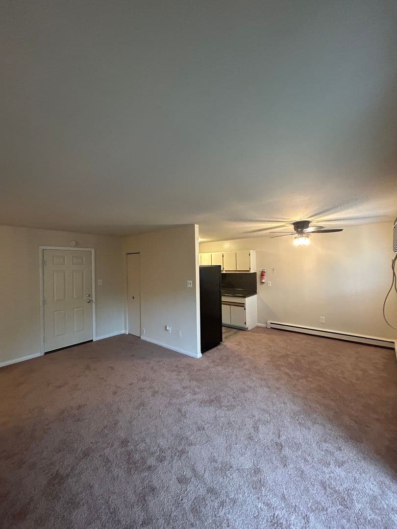 Morton Apartment: 8 Amosland Road