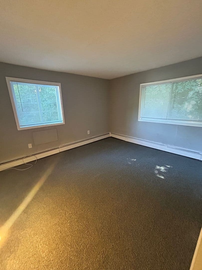 Ridley Park Apartment: 410 E. Hinckley Avenue