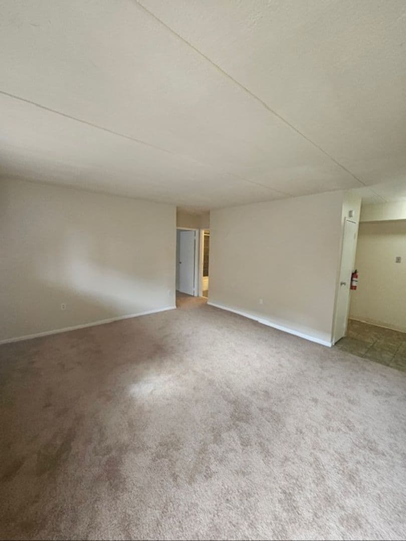 Secane Apartment: 640 South Avenue