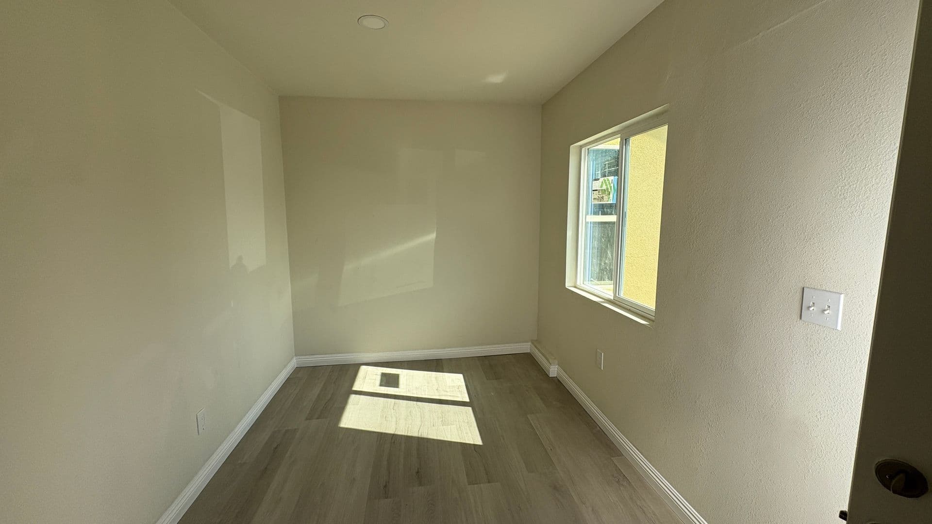 San Bernardino Apartment: 24540 4th St
