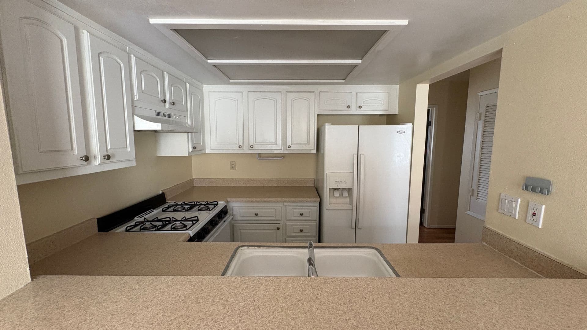 San Bernardino House: 1025 N Tippecanoe #218 G