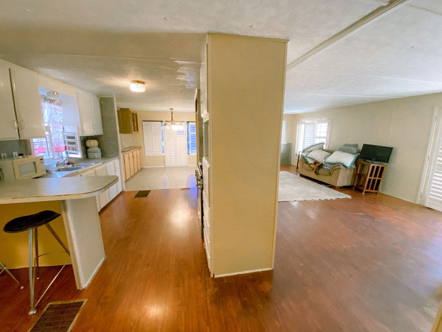 Hemet House: 719 S. Lyon Ave