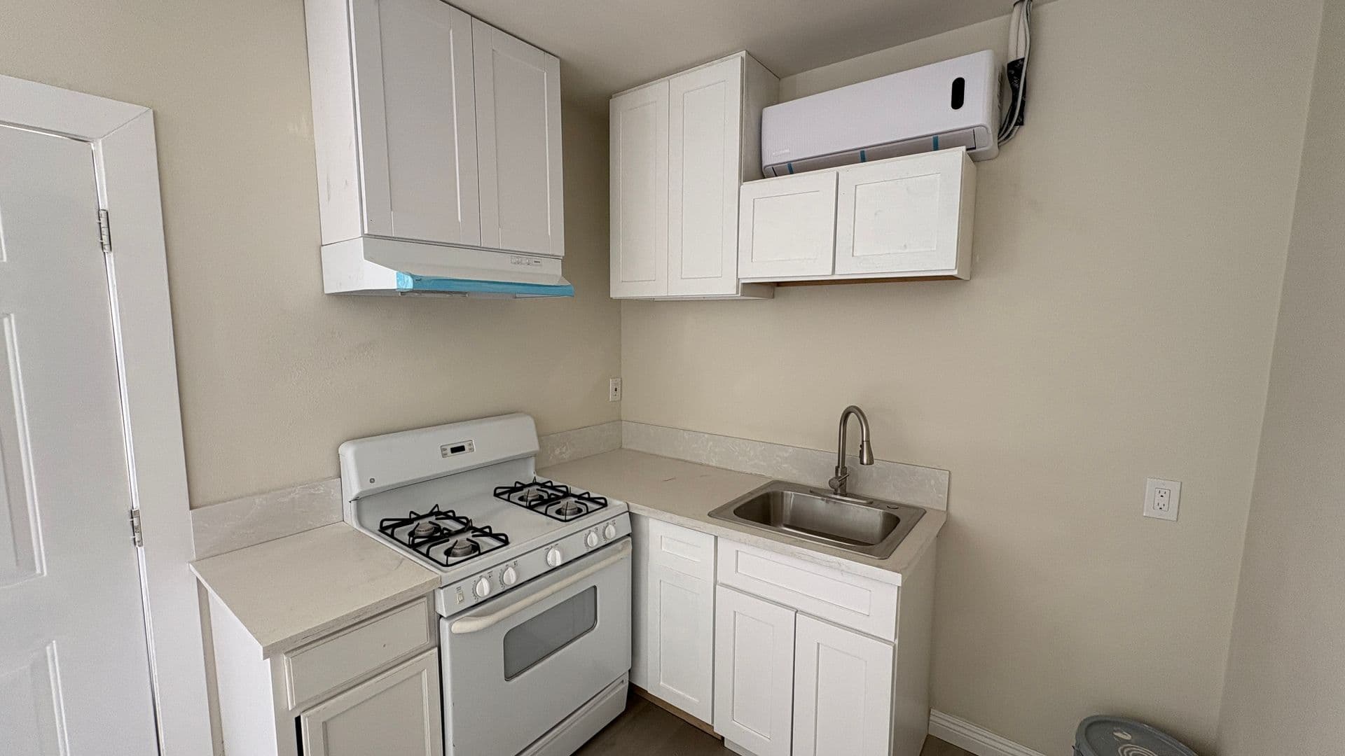 San Bernardino Apartment: 24540 4th St