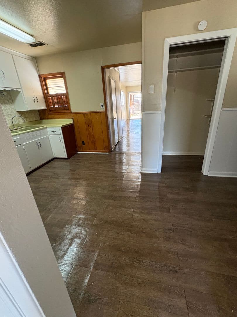 Amarillo House: 1948 Roosevelt St.