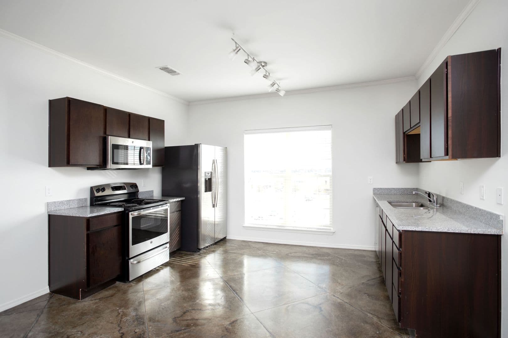Amarillo Apartment: 9181 Town Square Blvd