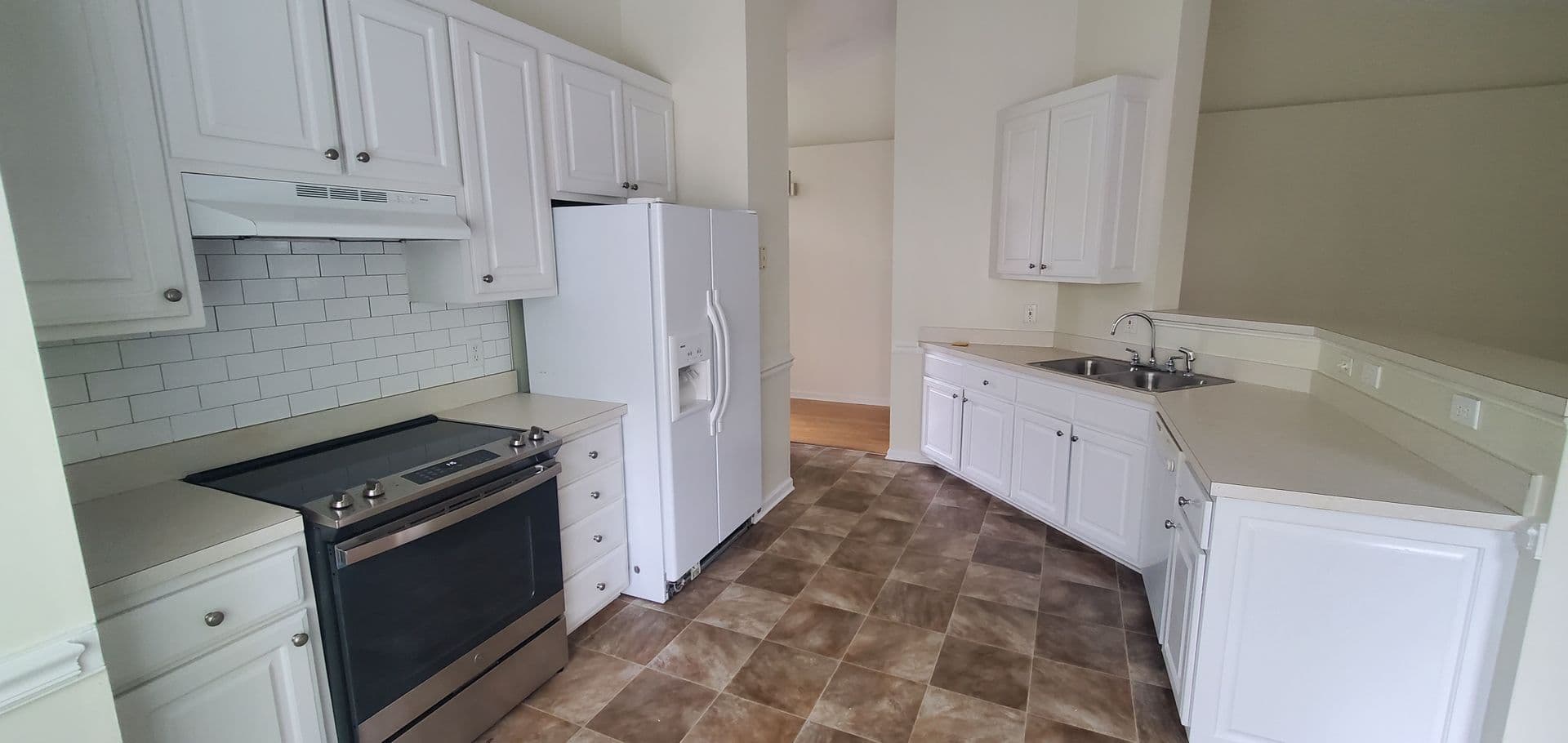 Greensboro House: 4810 Heritage Woods Court