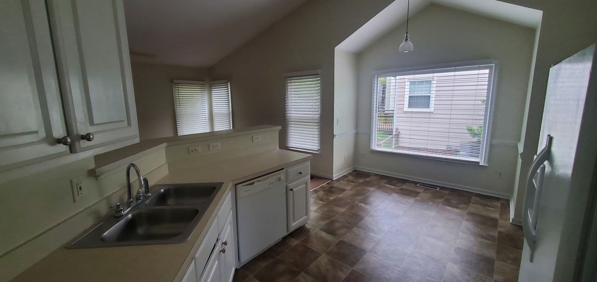 Greensboro House: 4810 Heritage Woods Court