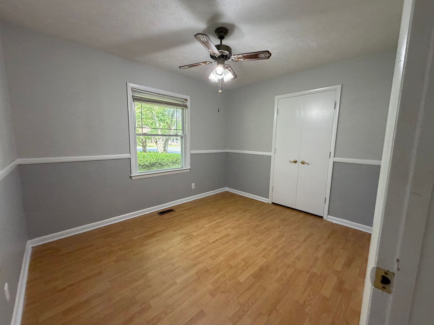 Laurinburg House: 14180 Kiser Road