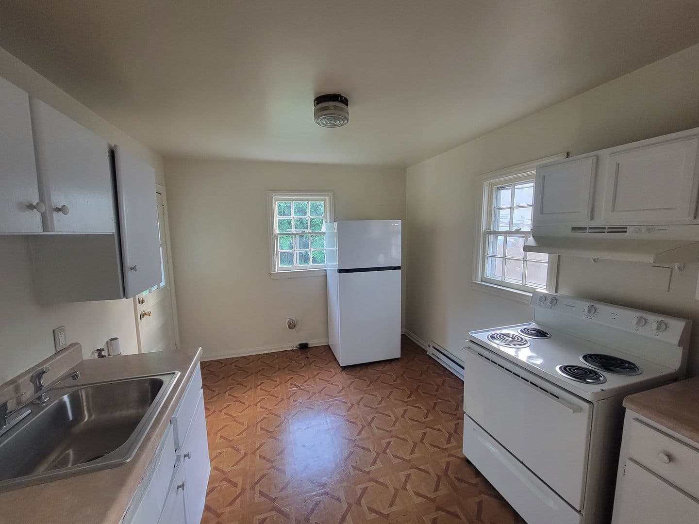 Greensboro Apartment: 4404 Trinity Ave