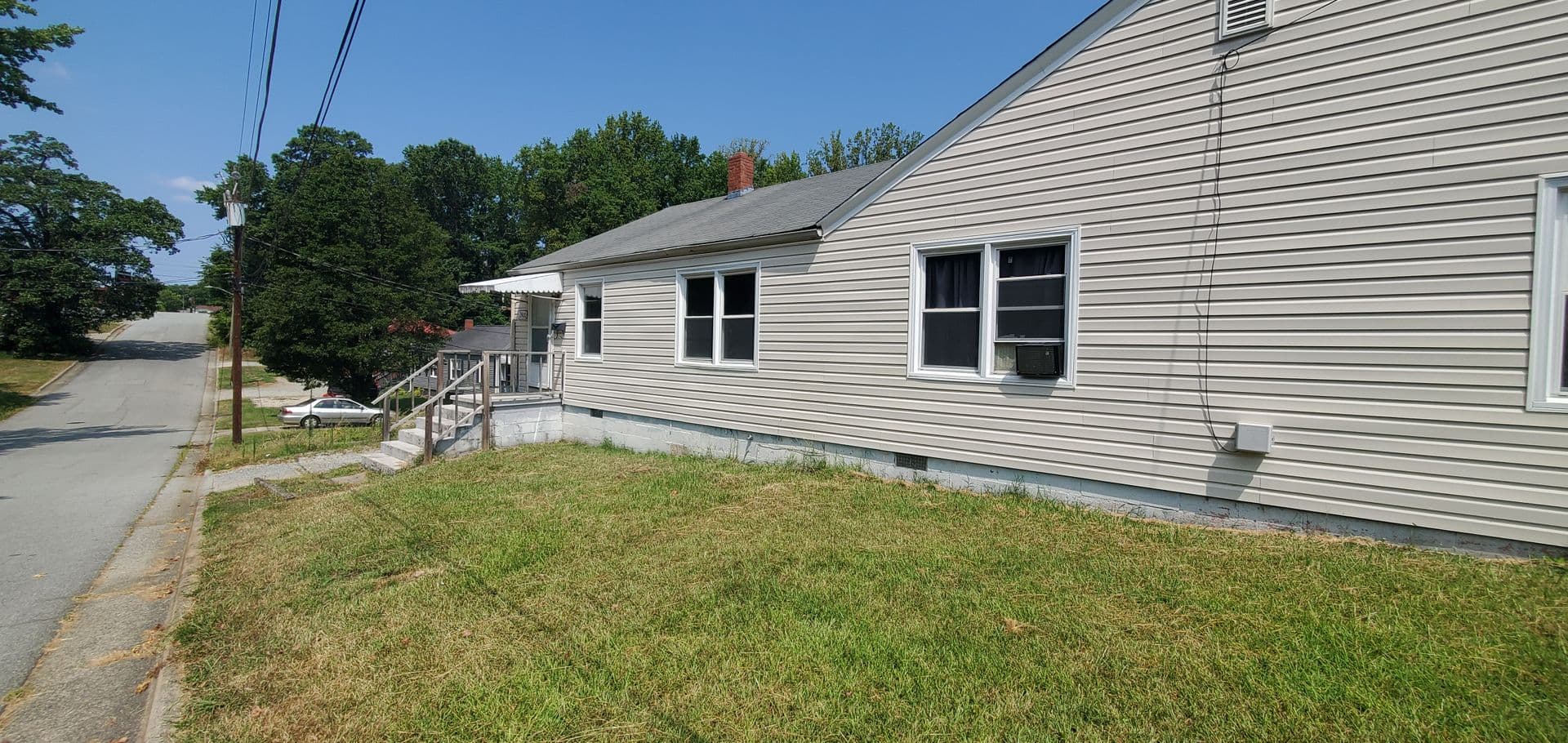 Greensboro House: 2400 Maywood St