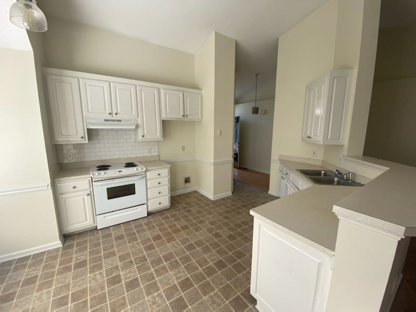 Greensboro House: 4810 Heritage Woods Court