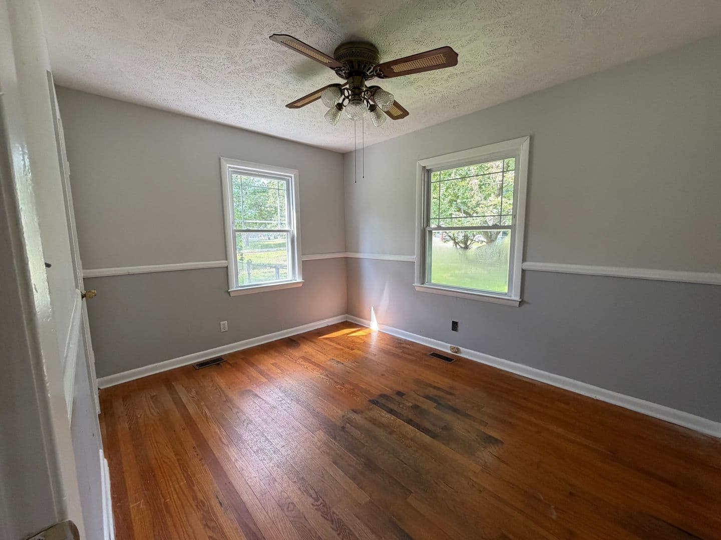 Laurinburg House: 14180 Kiser Road