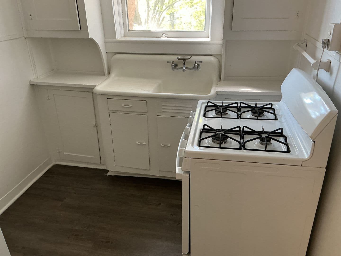 Greensboro Apartment: 811 Walker Ave