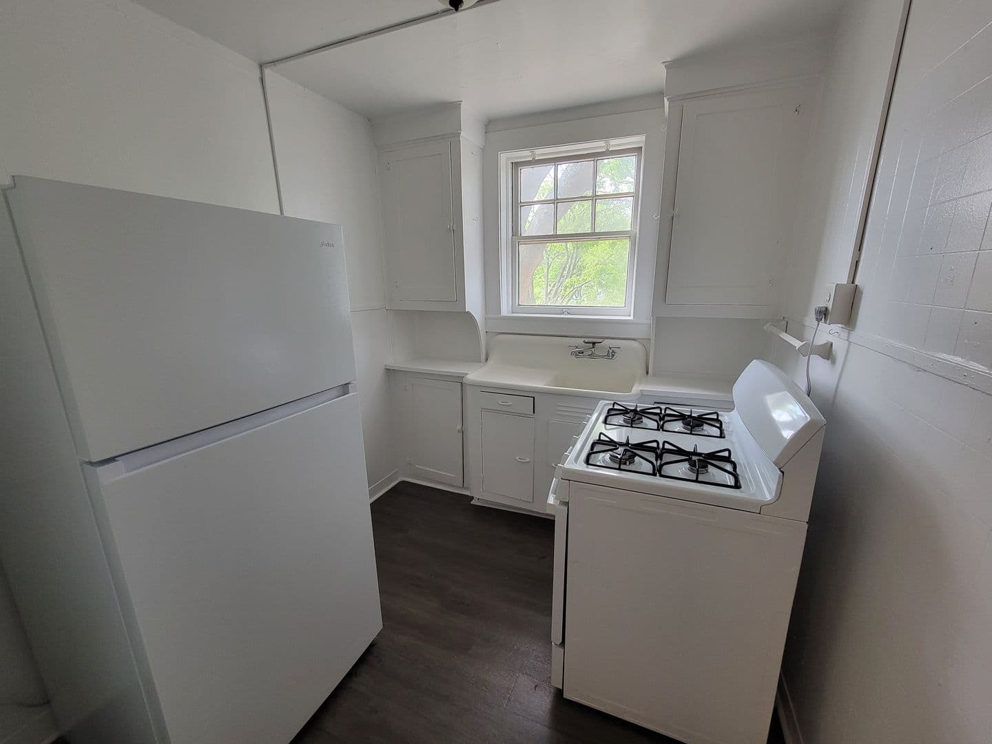 Greensboro Apartment: 811 Walker Ave