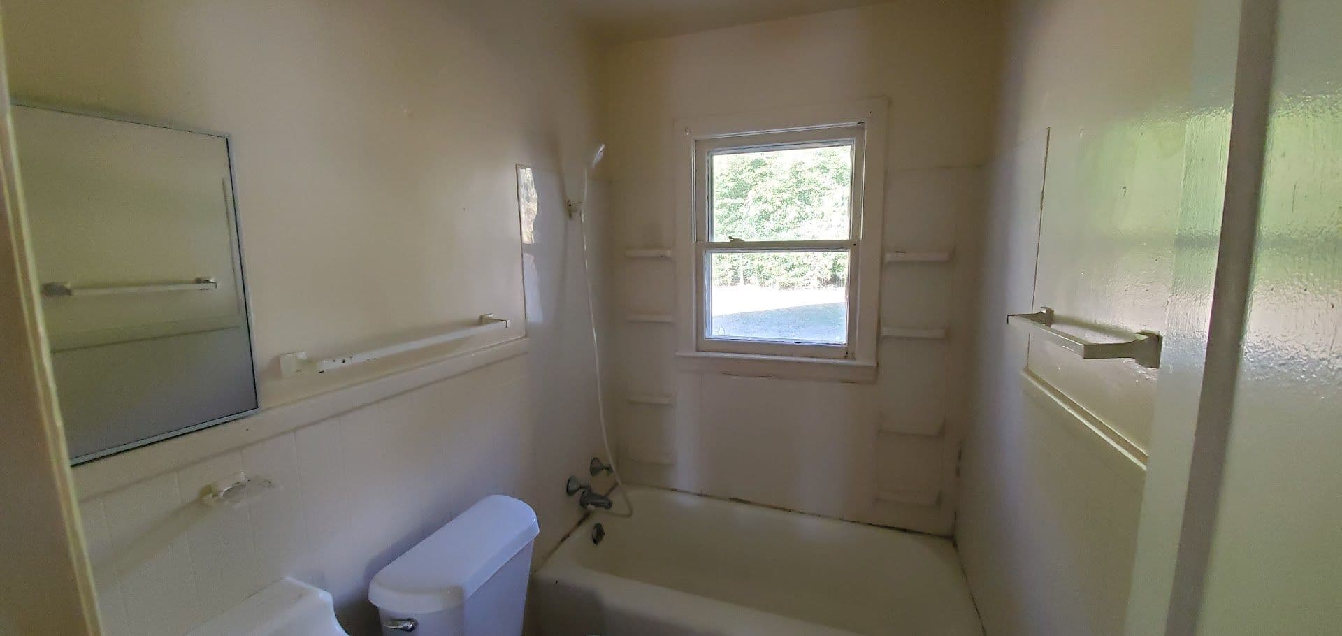 Greensboro Apartment: 4404 Trinity Ave
