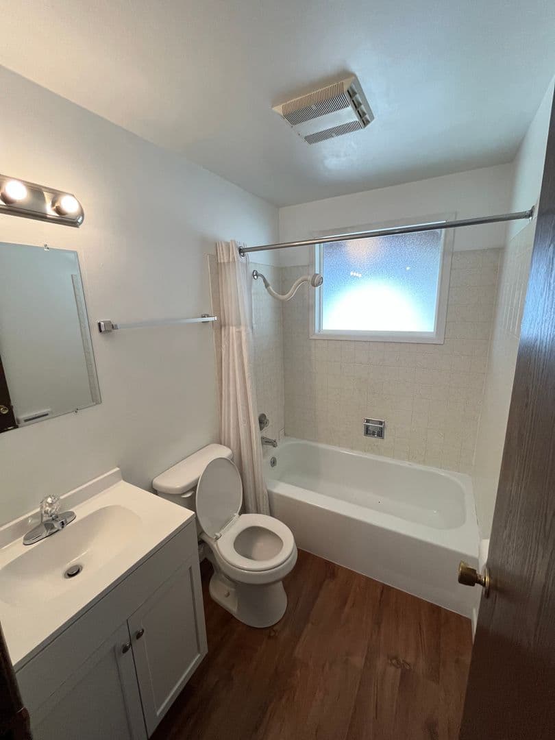 Spokane Apartment: 557-559 E Broad Ave