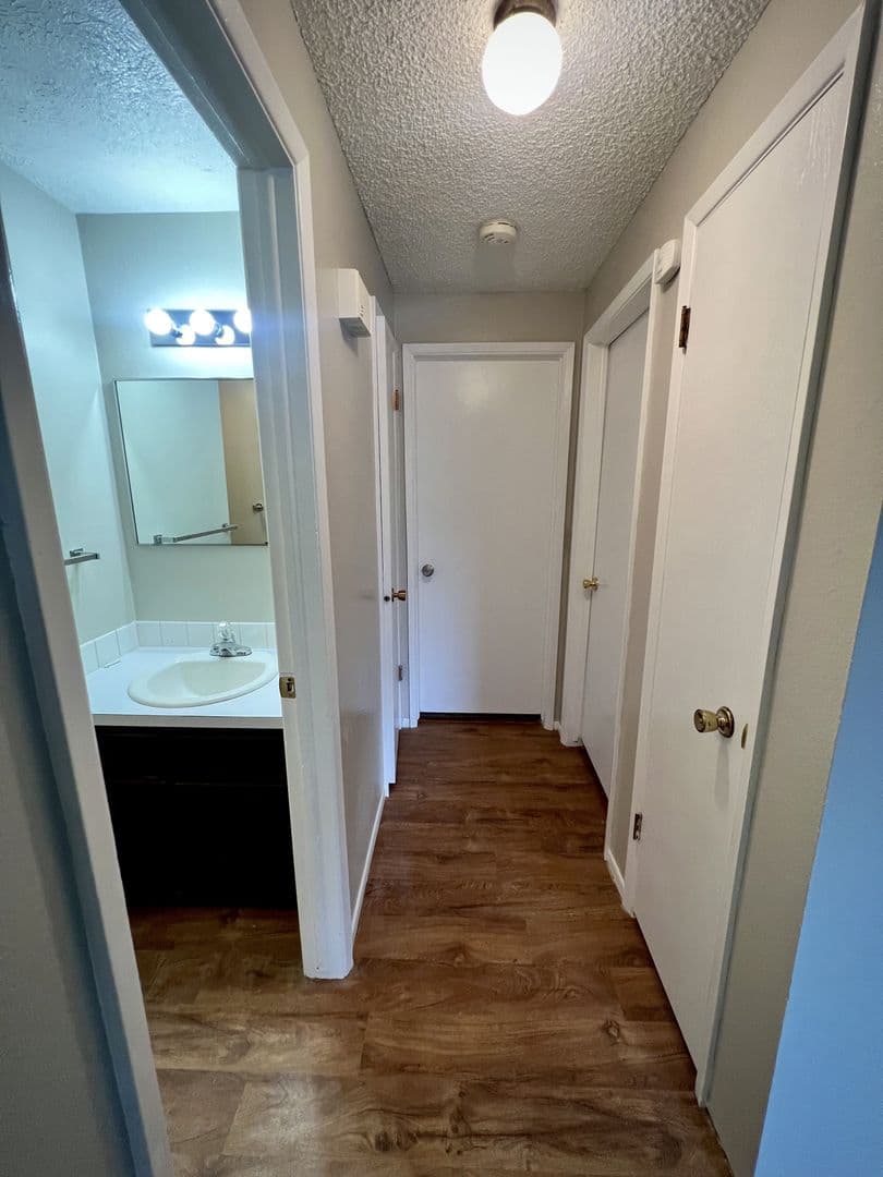 Spokane Apartment: 1902-1906 E Everett Ave